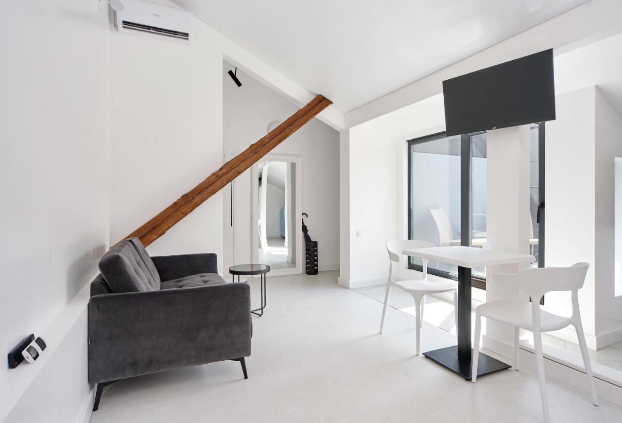 White Door Apartments Mansard Heart Of Odessa 2 エクステリア 写真